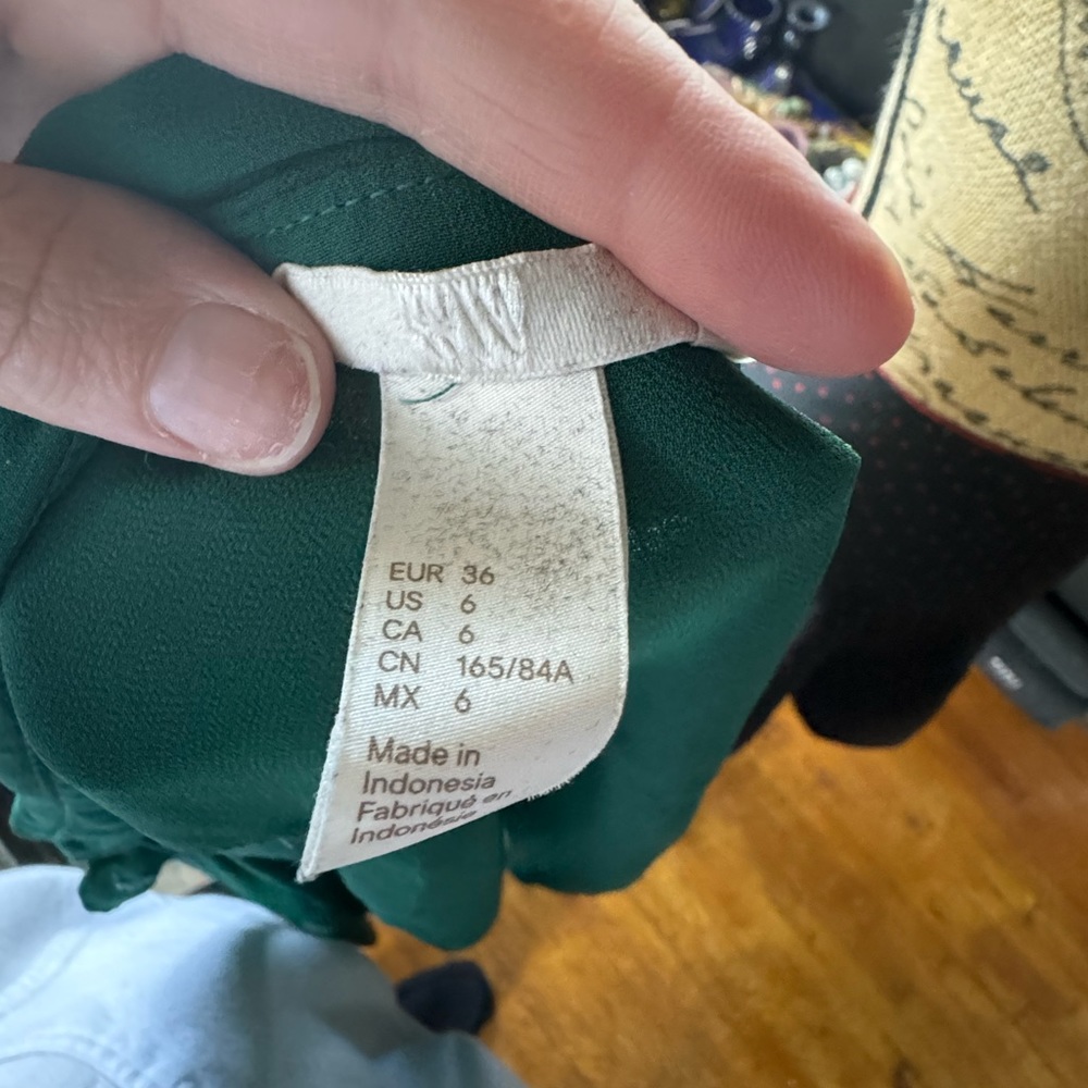 Green button down blouse - Picture 2 of 2
